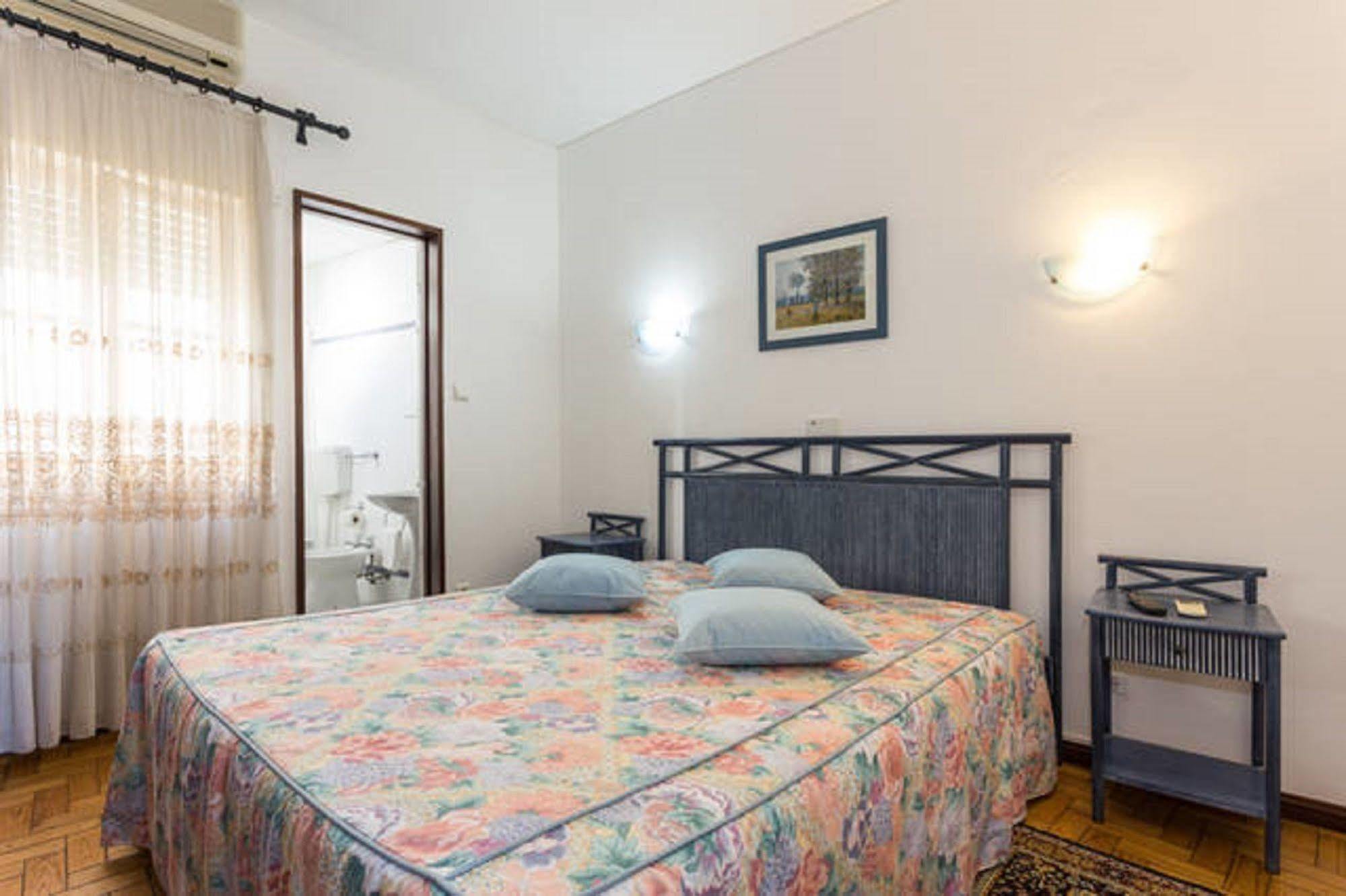 Residencial Miramar Hotel Quarteira Eksteriør billede